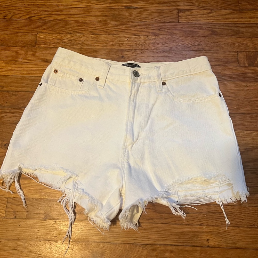 Abercrombie and Fitch White Annie High Rise Shorts Size 26/2